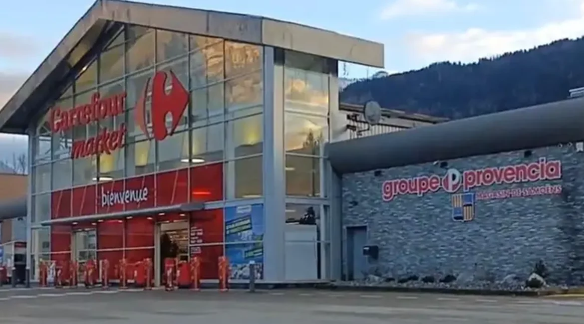 Carrefour Market Samoëns 2